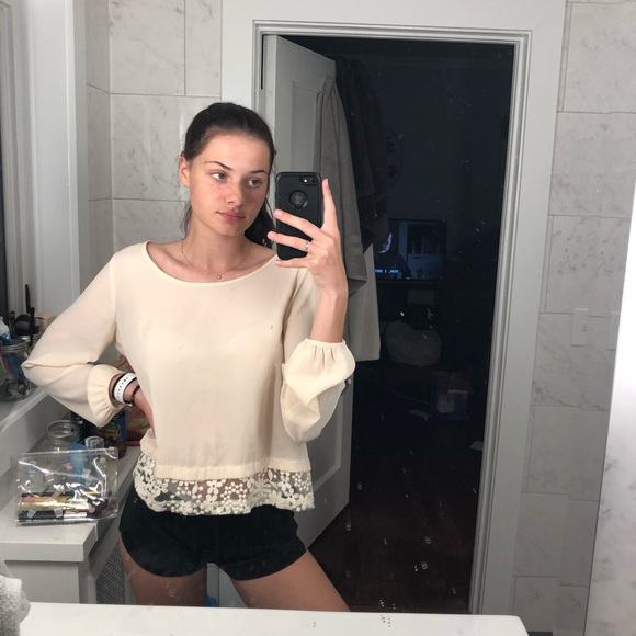 Ivory blouse with lace back - Picture 4 of 5